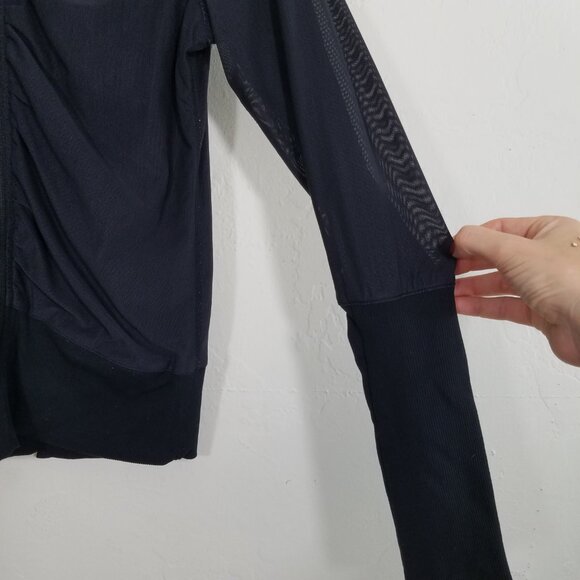 Lululemon Reversible Mesh Jacket - Picture 2 of 11